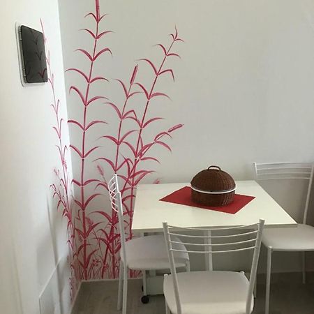 Appartamento Rubino - Lovely Little Flat 3 Minutes From Golf Club 5 Minutes From Lake Soiano Del Lago Zewnętrze zdjęcie